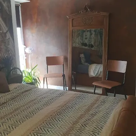 La Jo Welcome Bed & Breakfast *